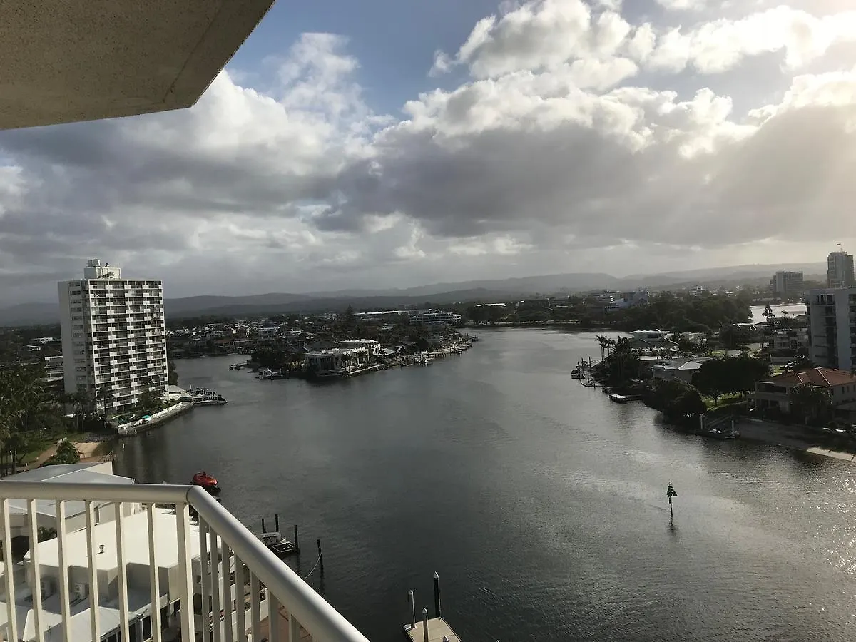 Moorings On Cavill Surfers Paradise Gold Coast 4*,