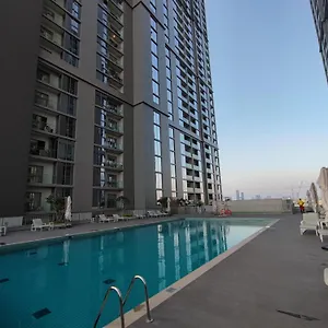 Beautiful 2 Bedroom Next To Business Bay - Sobha Creek Vista Apartment Dubai