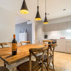 Rent Rambla Catalunya Apartment Barcelona