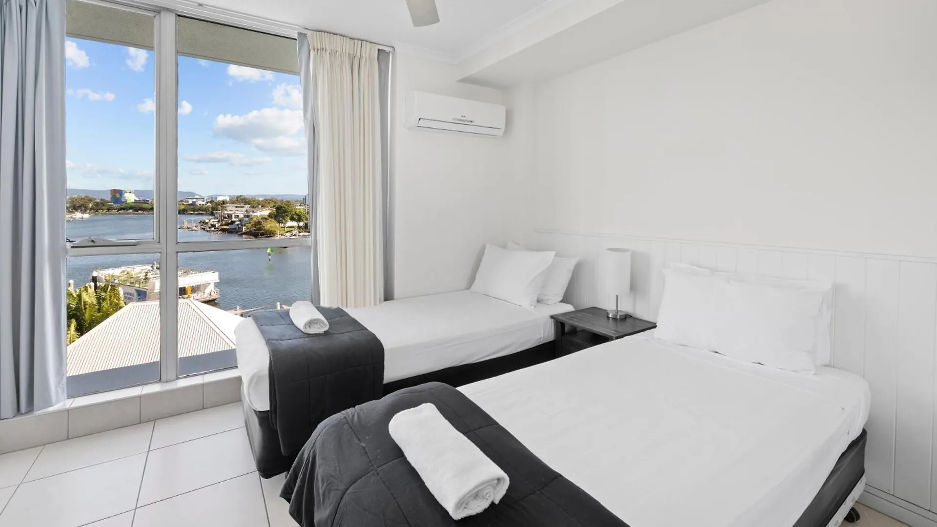 Moorings On Cavill Surfers Paradise Gold Coast