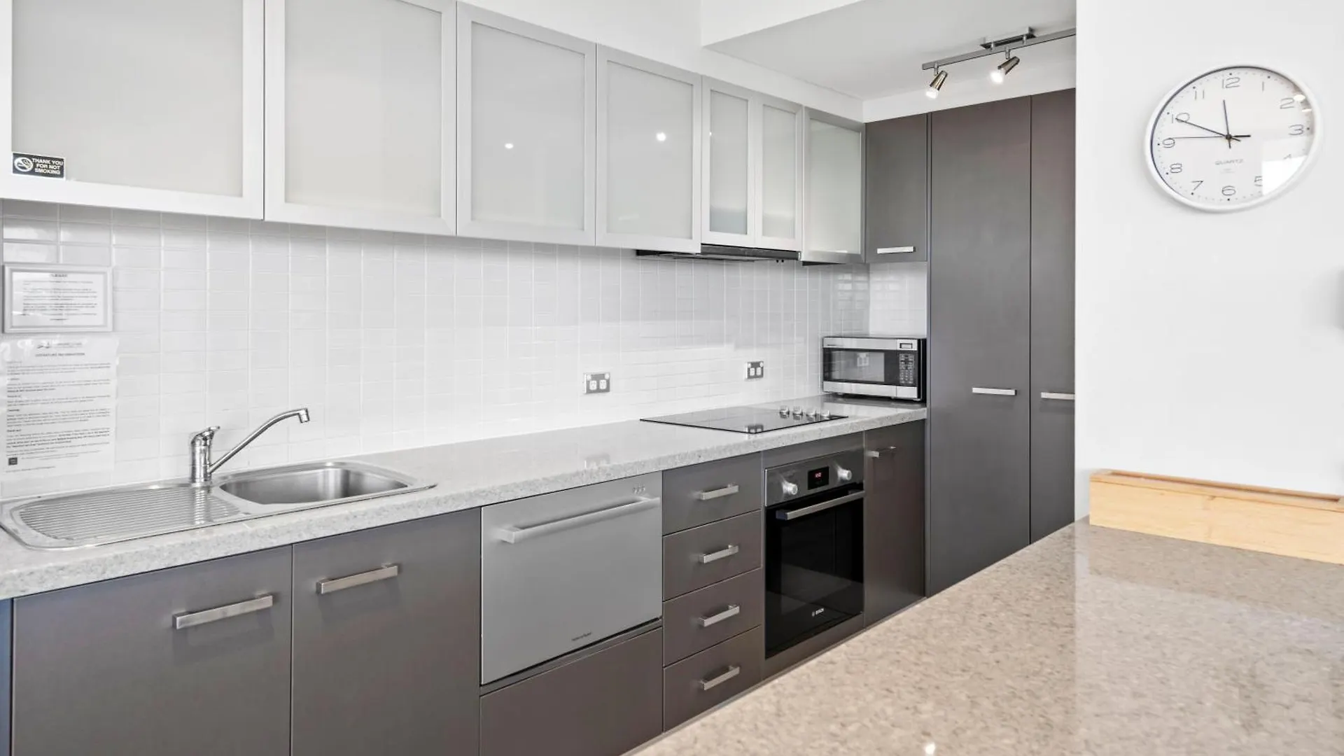 **** Aparthotel Moorings On Cavill Surfers Paradise Gold Coast Australia