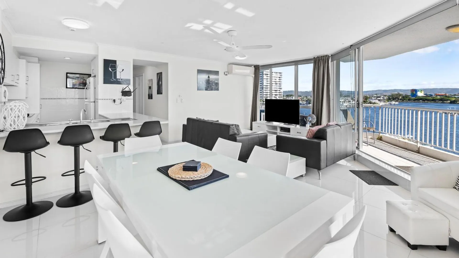 Aparthotel Moorings On Cavill Surfers Paradise Gold Coast