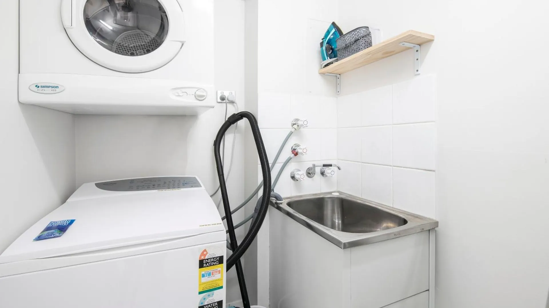 **** Aparthotel Moorings On Cavill Surfers Paradise Gold Coast Australia
