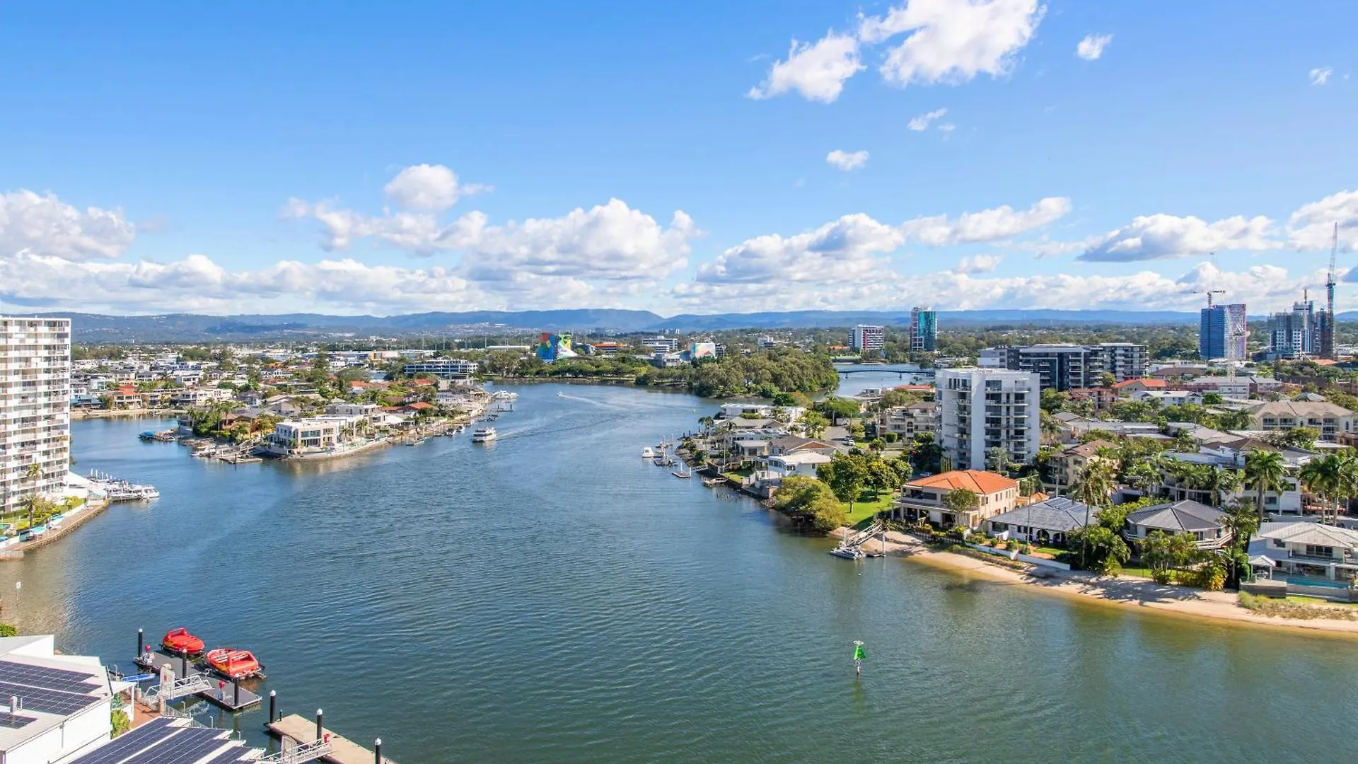 **** Aparthotel Moorings On Cavill Surfers Paradise Gold Coast Australia