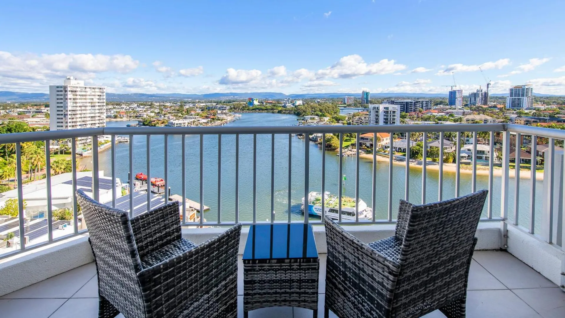 Moorings On Cavill Surfers Paradise Gold Coast Aparthotel