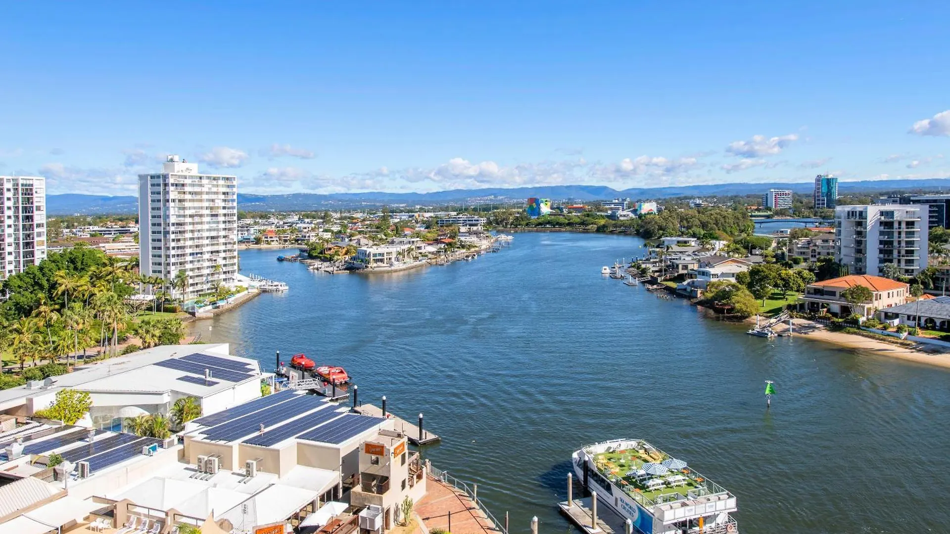 **** Aparthotel Moorings On Cavill Surfers Paradise Gold Coast Australia