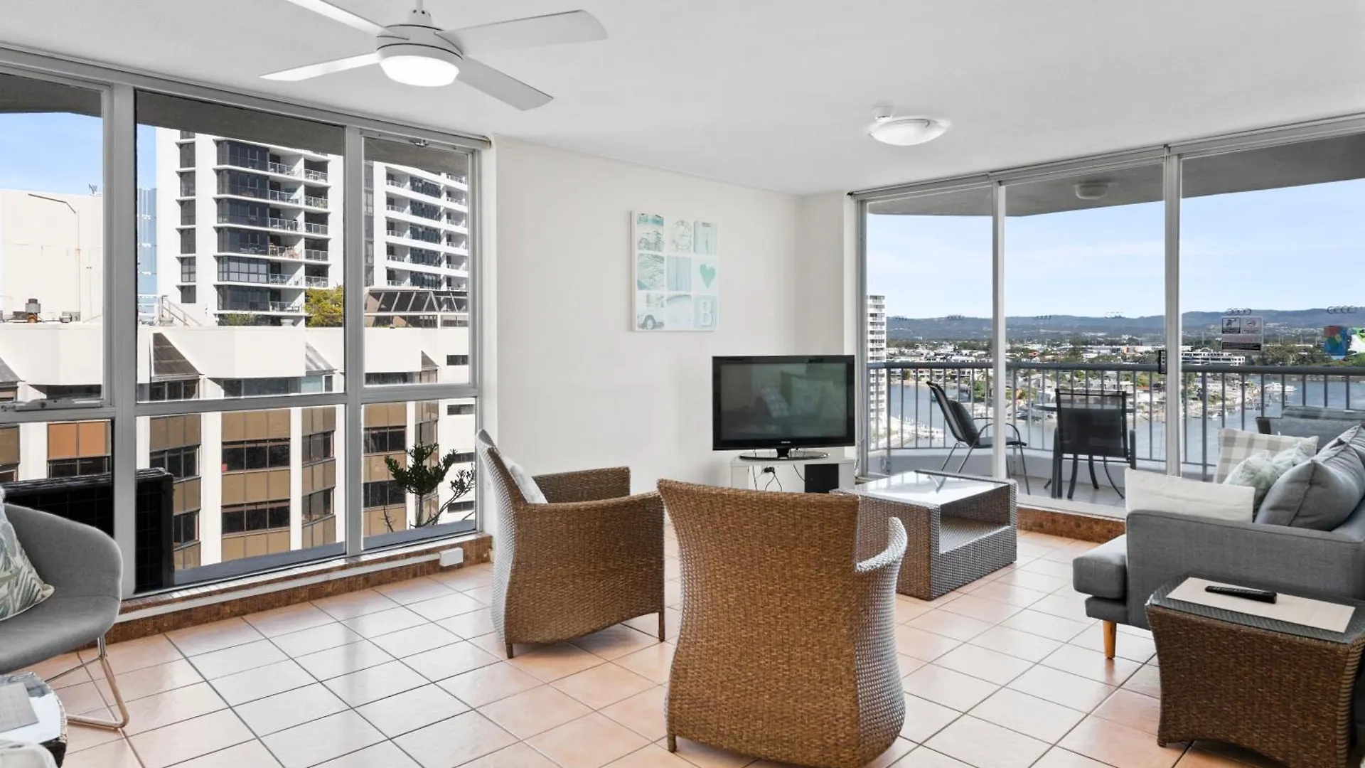Moorings On Cavill Surfers Paradise Gold Coast 4*,