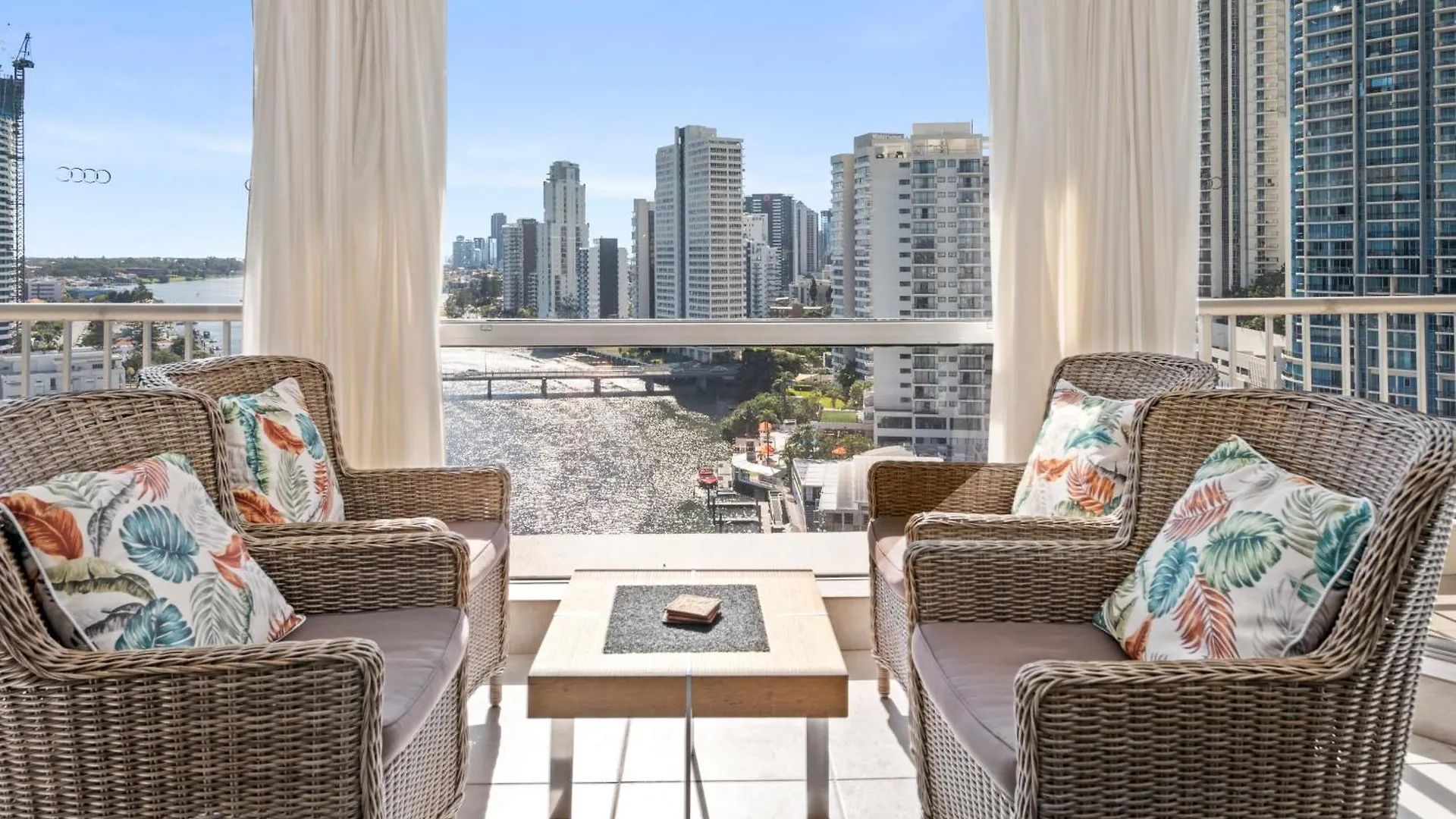 **** Aparthotel Moorings On Cavill Surfers Paradise Gold Coast Australia