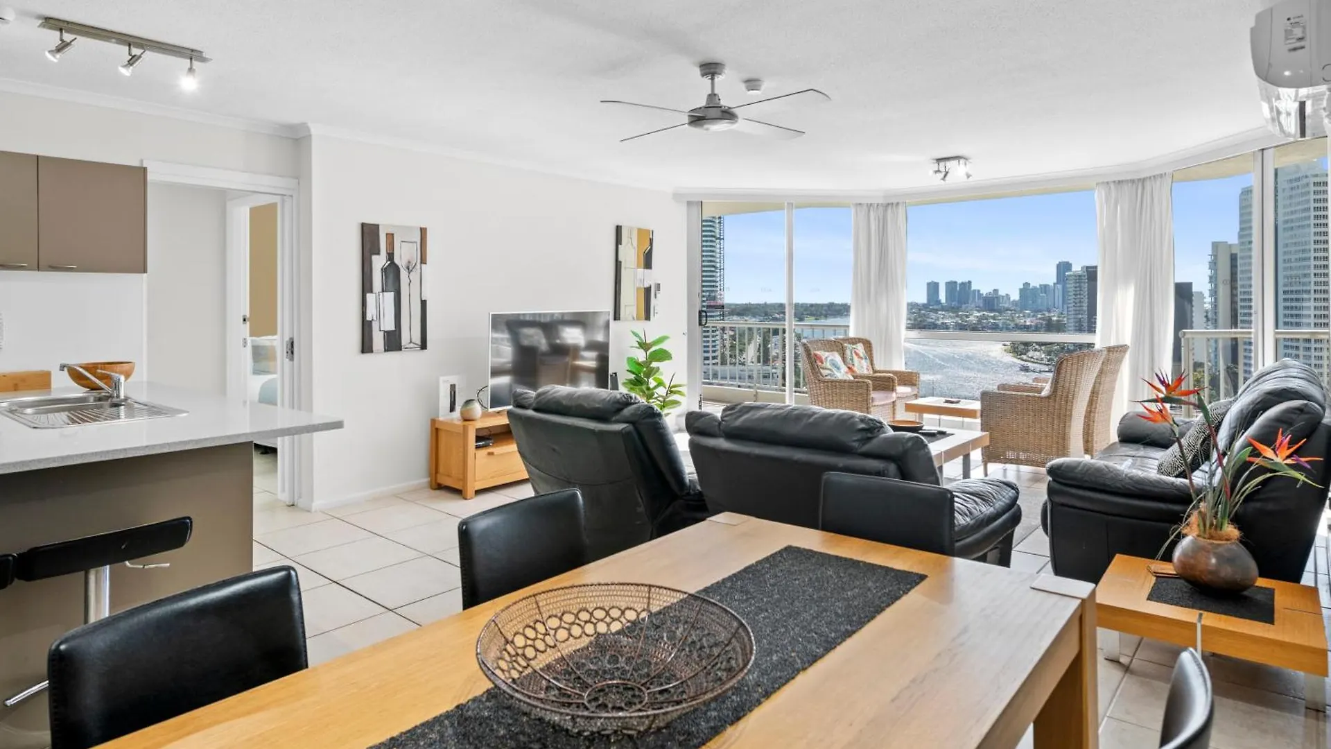 Moorings On Cavill Surfers Paradise Gold Coast 4*,